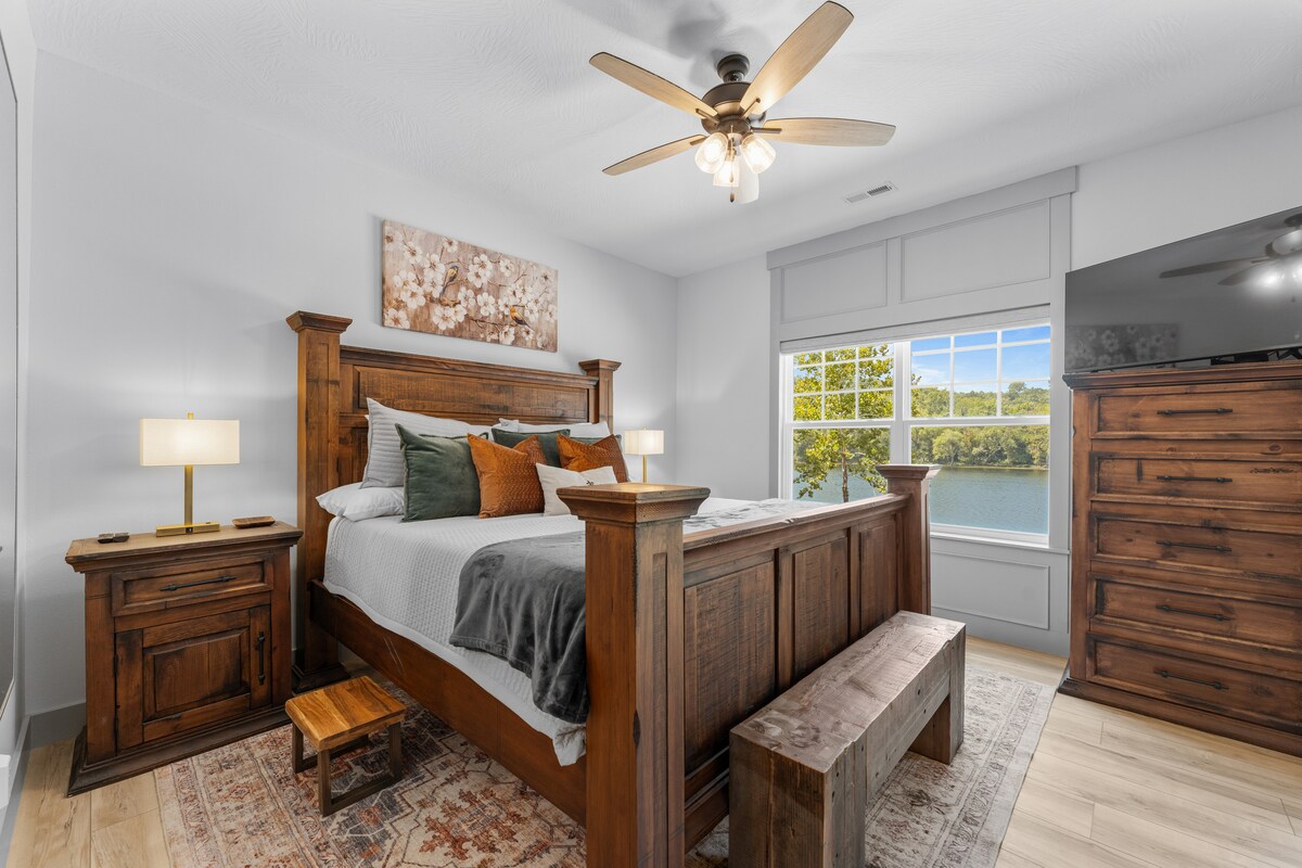Lakefront Luxury No Stairs/3 Kings Min to Downtown