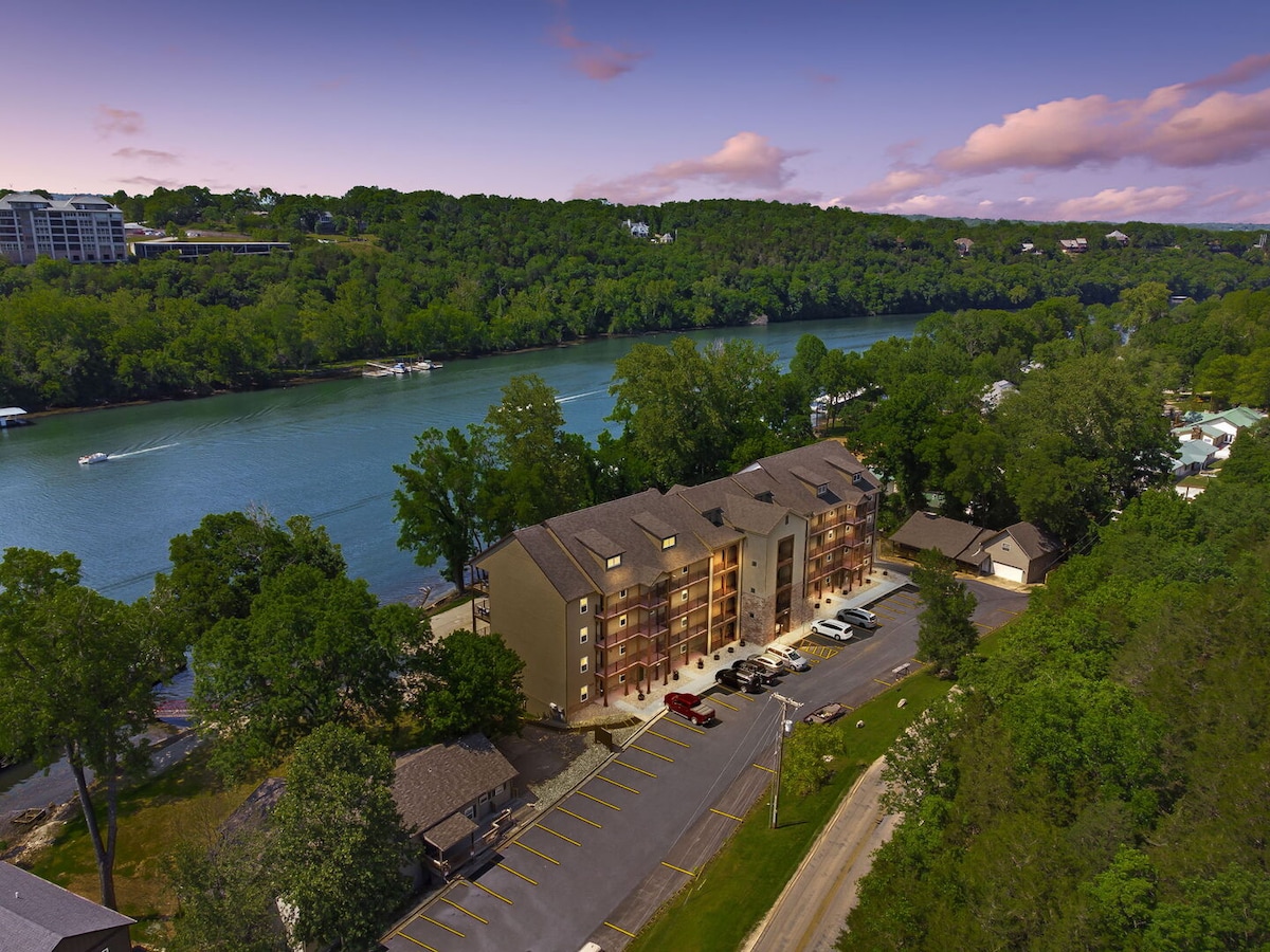 Lakefront Luxury No Stairs/3 Kings Min to Downtown